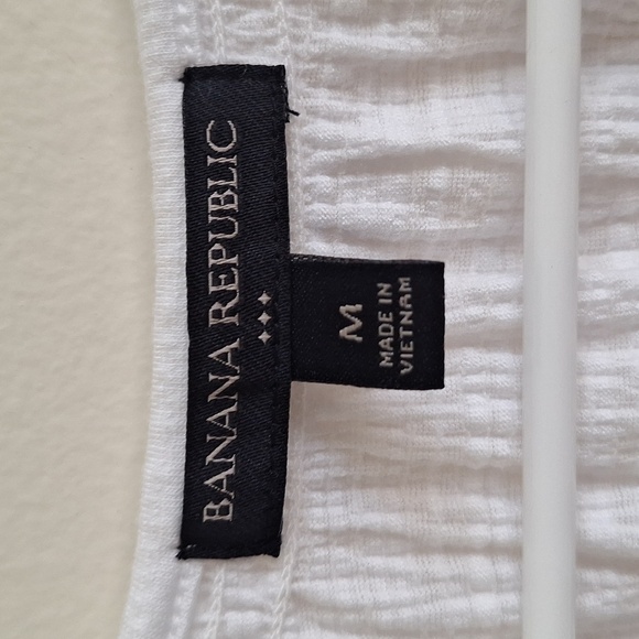 3/$20 Banana Republic Textured White Blouse Size M - Picture 6 of 8